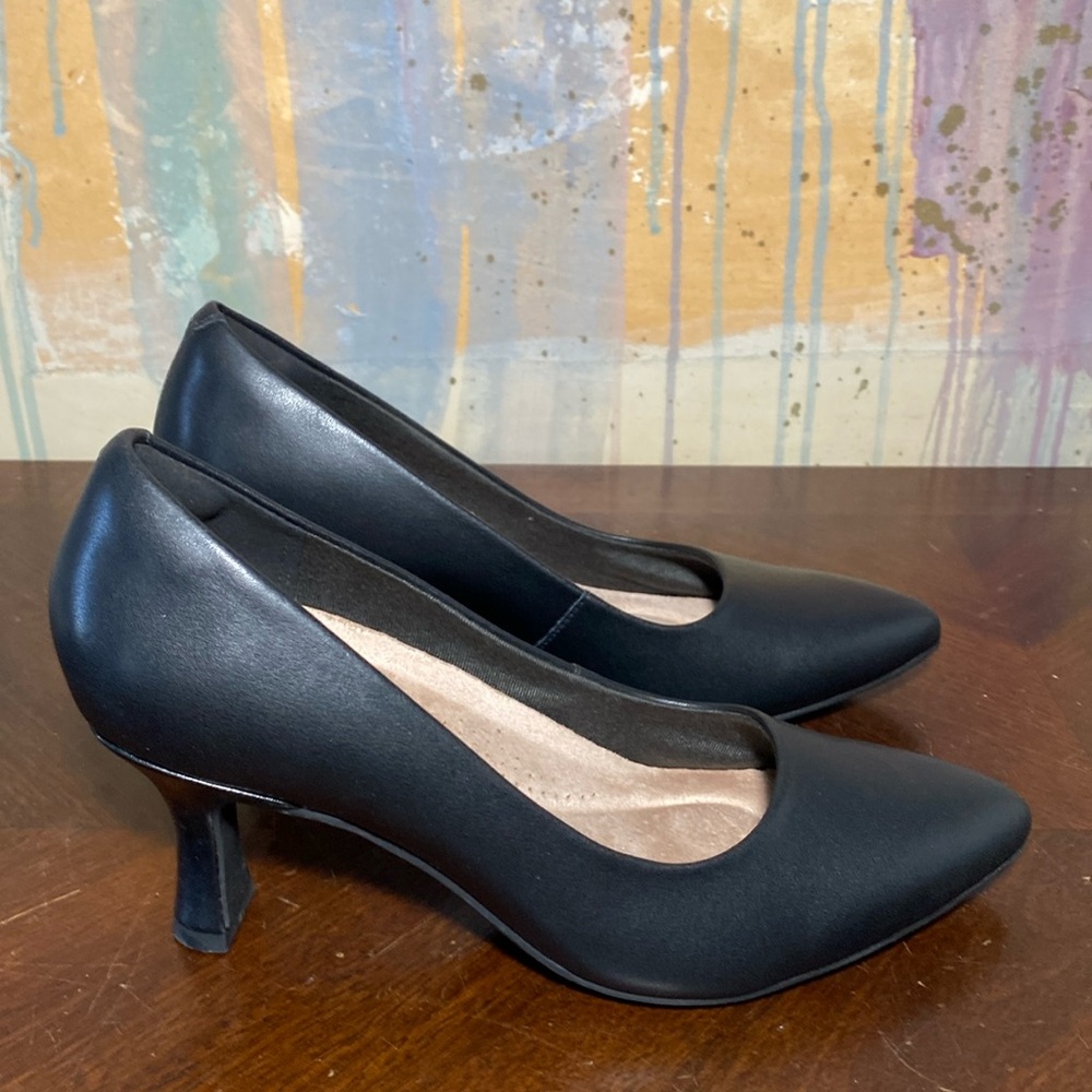 Clarks Collection Kataleyna Pump Flared Heels Sho… - image 1